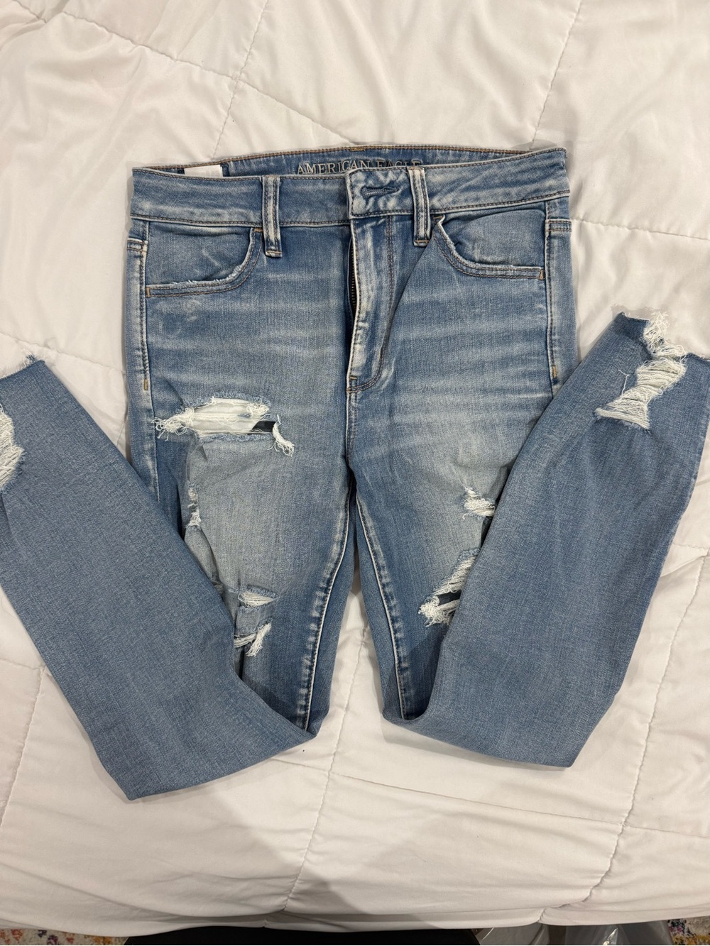 American Eagle Light Blue Distressed Women's Skinny Jeans
